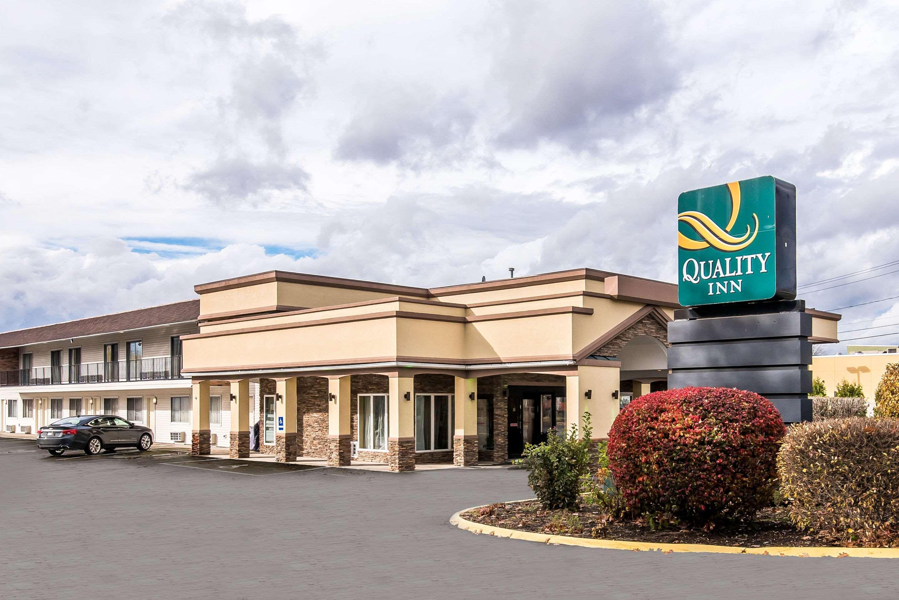 Quality Inn Rutland Exterior photo